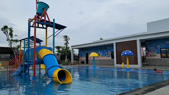 Area kolam renang Griya Artha Sukasari